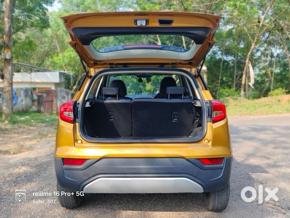 Mahindra Xuv300 W8, 2023, Petrol