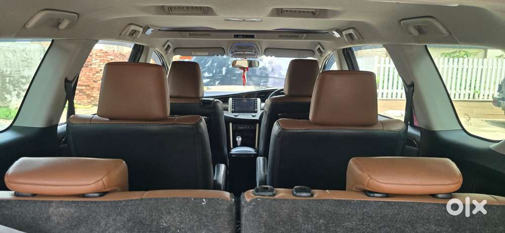 Toyota Innova Crysta 2.8z Automatic, 2022, Diesel