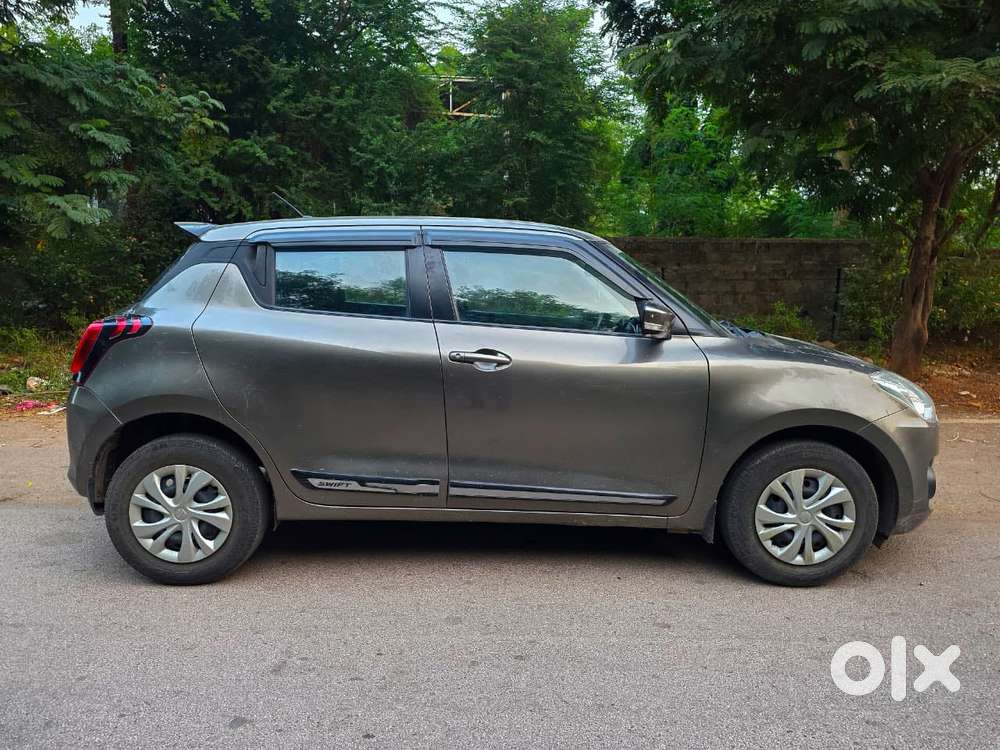 Maruti Suzuki Swift Vxi + Manual, 2022, Petrol