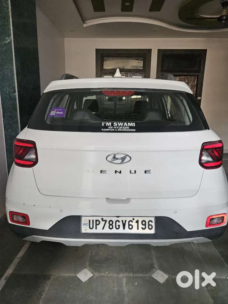 Hyundai Venue 2022 Petrol 14000 Km Driven