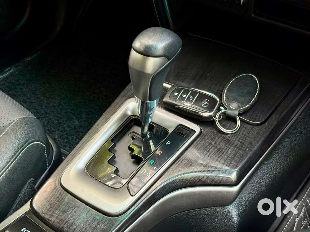 Toyota Fortuner 4x2 At 2.7 Petrol, 2022, Petrol