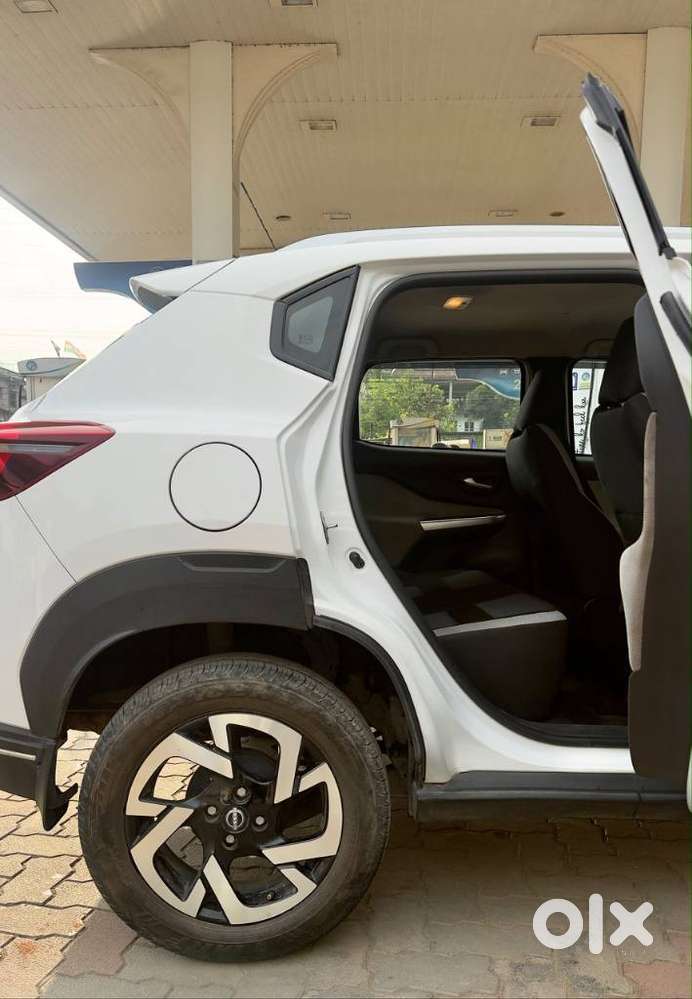 Nissan Magnite 1.0 Xv Turbo Cvt, 2022, Petrol