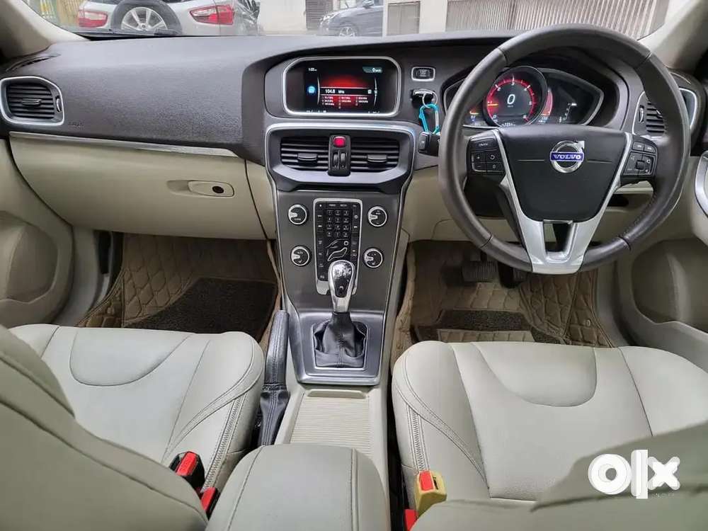Volvo V40 Oct - 2016 Diesel Well Maintained
