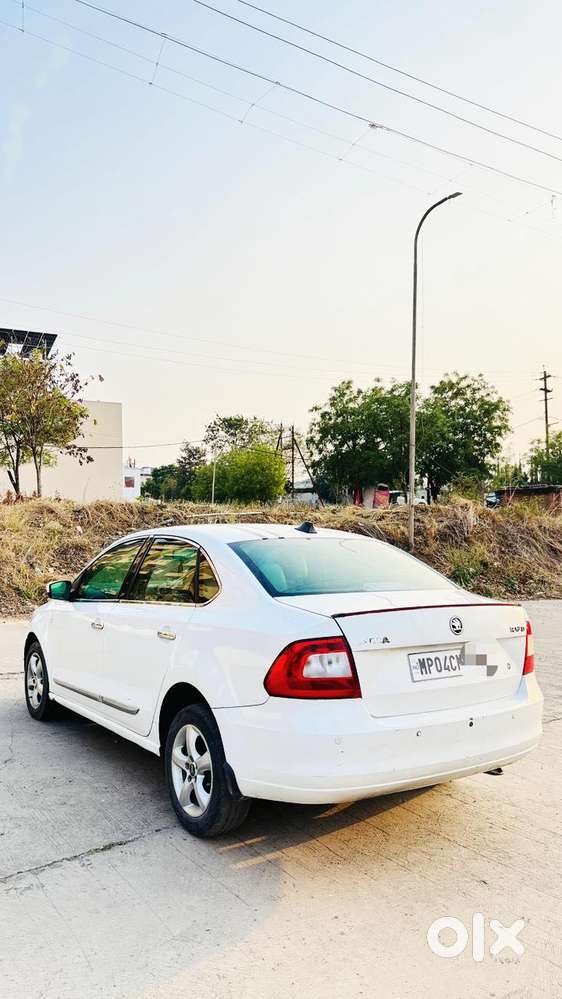 Skoda Rapid Ambition 1.6 Mpi Manual Plus Alloy, 2015, Diesel