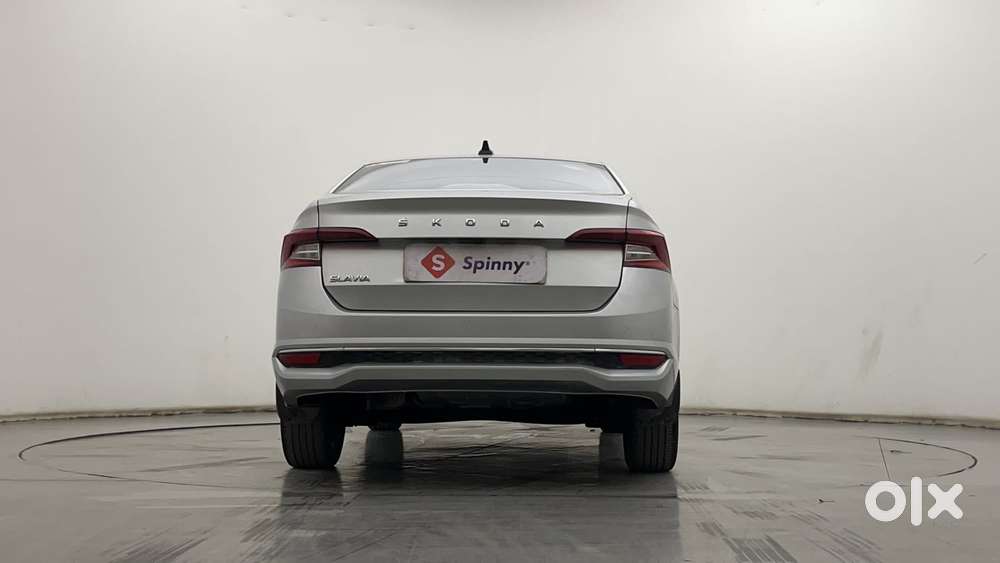 Skoda Slavia Style 1.0l Tsi At, 2022, Petrol