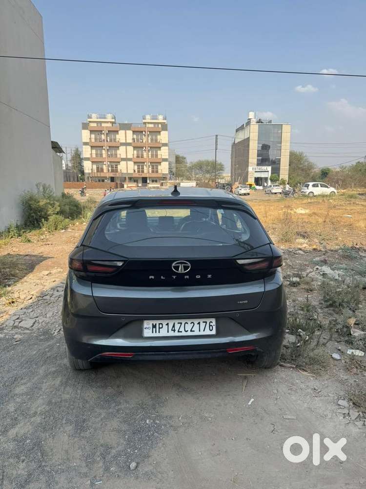 Tata Altroz Cng With Sunroof