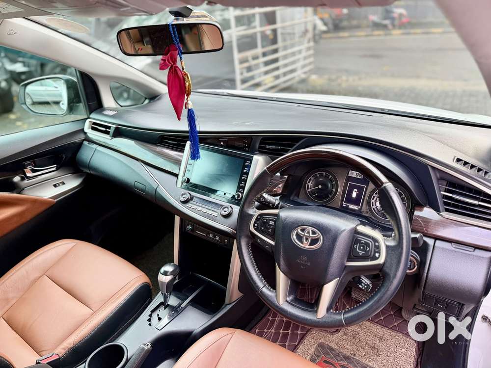 Toyota Innova Crysta 2.7 V, 2022, Petrol