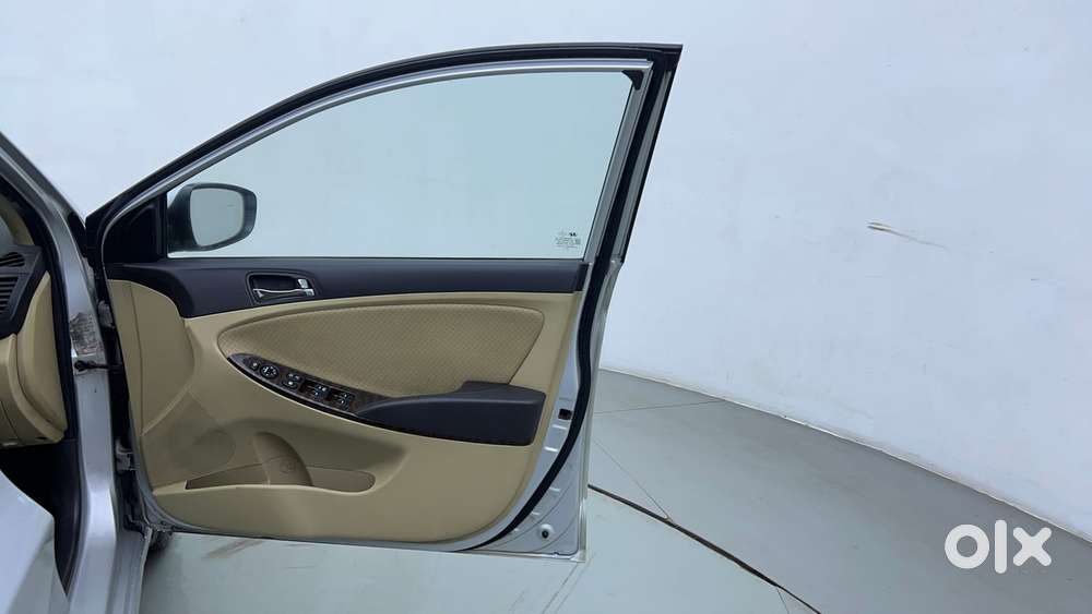 Hyundai Verna Fluidic 1.6 Vtvt Sx Automatic, 2013, Petrol