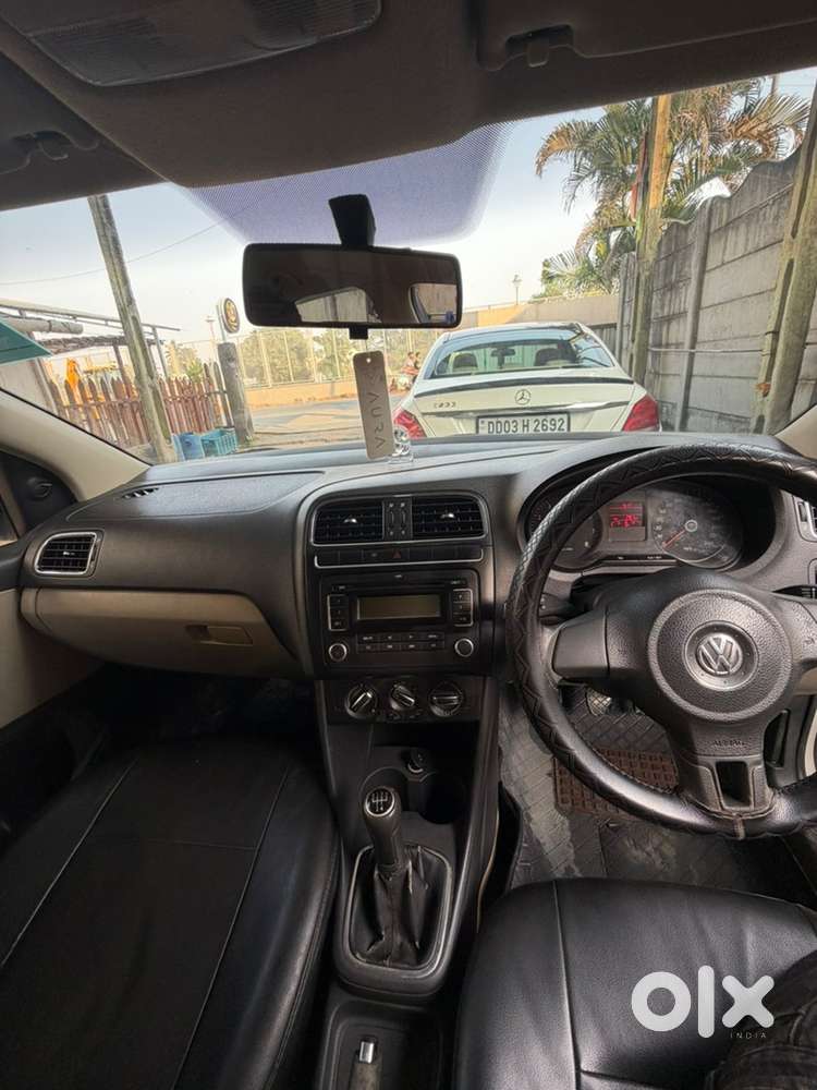 Volkswagen Polo Petrol Manual 2010