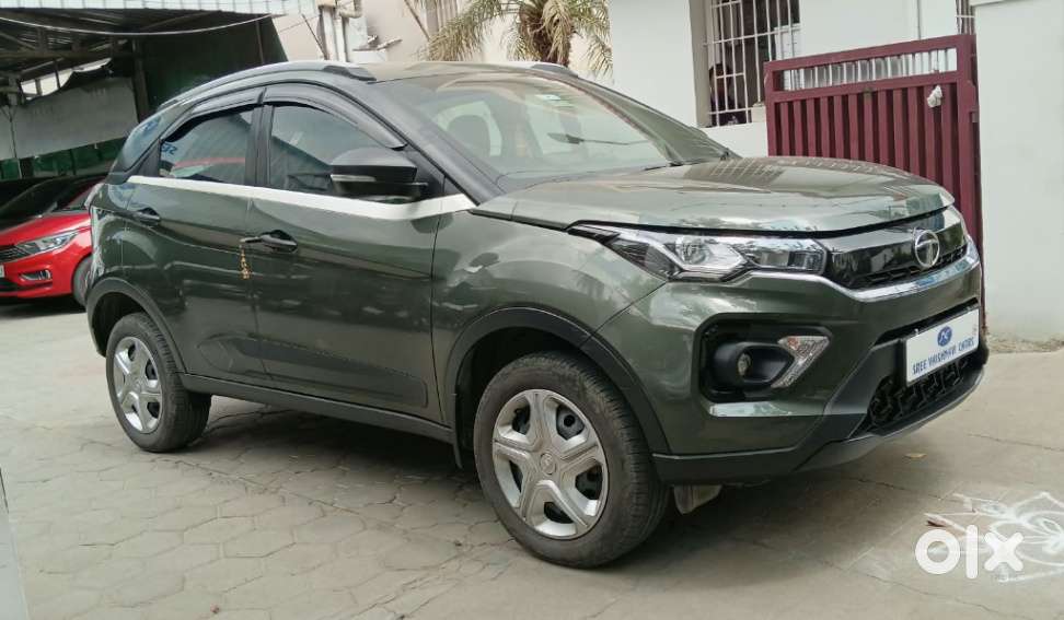 Tata Nexon, 2023, Petrol