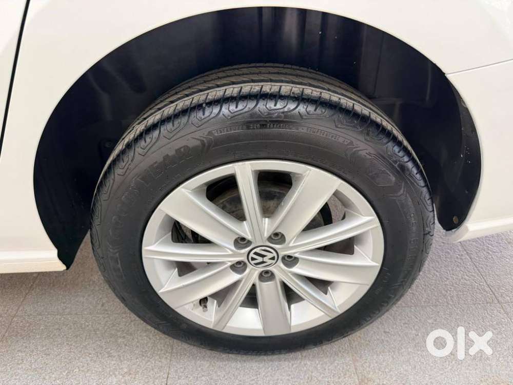 Volkswagen Vento 1.2 Tsi Comfortline At, 2016, Petrol