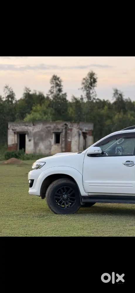Toyota Fortuner 2016 Diesel 74km Driven Withrecord Showroom Condition
