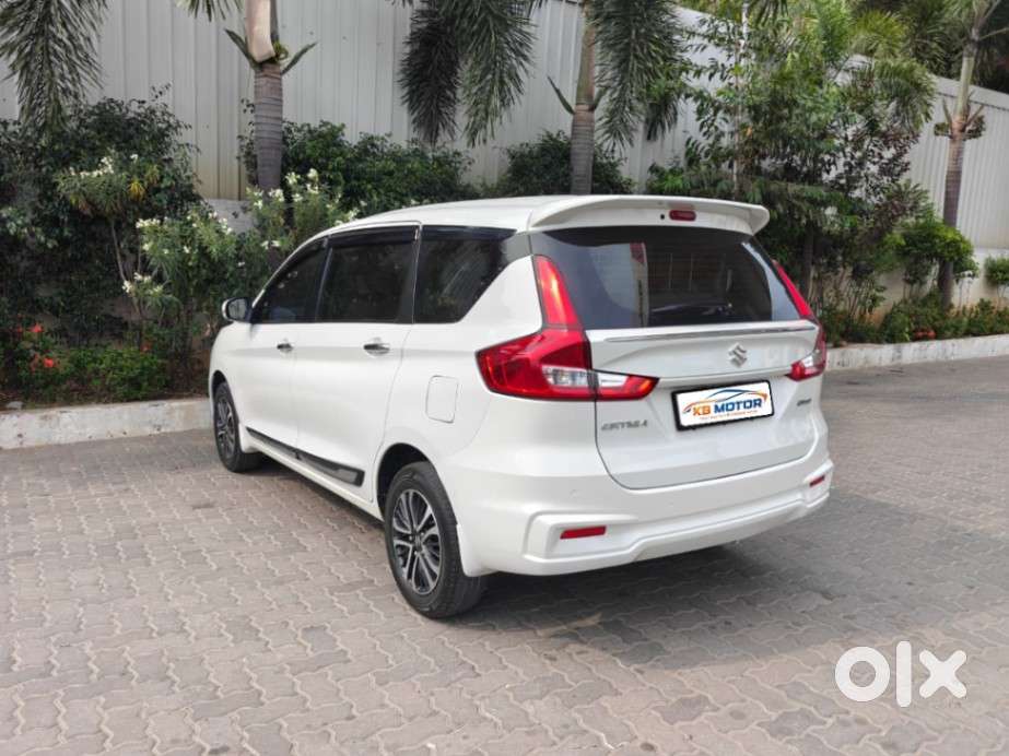 Maruti Suzuki Ertiga 1.5 Zxi Plus Shvs, 2022, Petrol