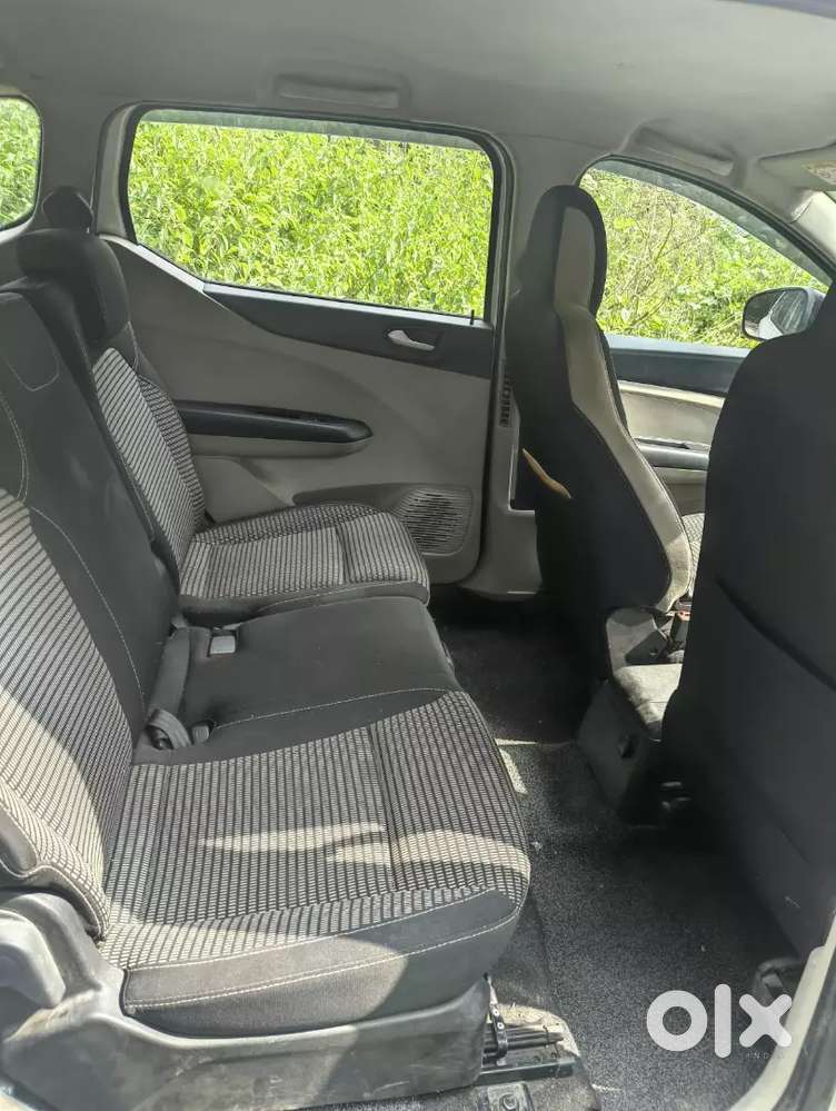 Renault Triber 1.0 Rxz 2023 Car