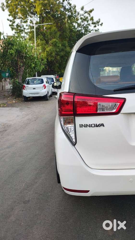 Toyota Innova Crysta 2.4 V, 2016, Diesel