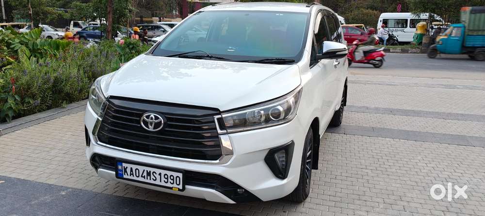 Toyota Innova Crysta 2.8z Automatic, 2016, Diesel