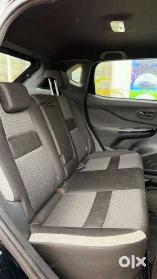 Nissan Magnite Kuro Edition Petrol Amt, 2024, Petrol