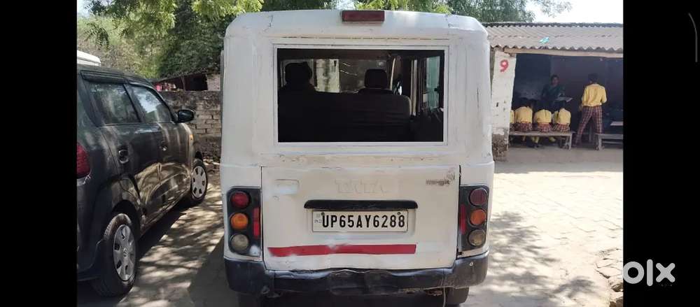 Tata Magic School Van