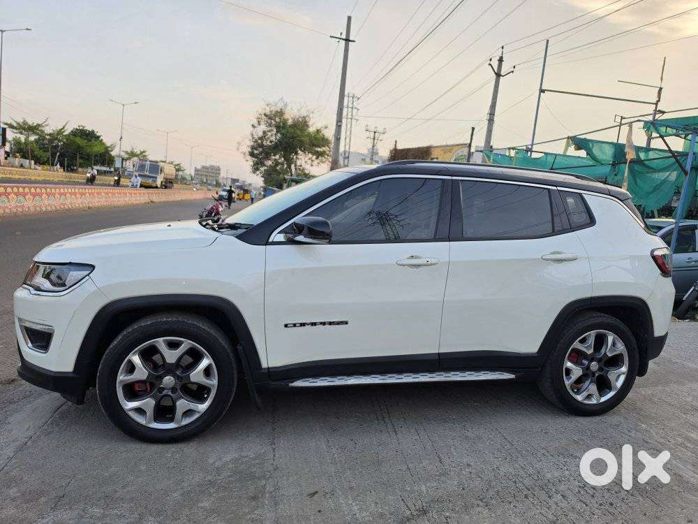 Maruti Suzuki Grand Vitara 1.5 Alpha Plus Intelligent Hybrid Ecvt, 2..
