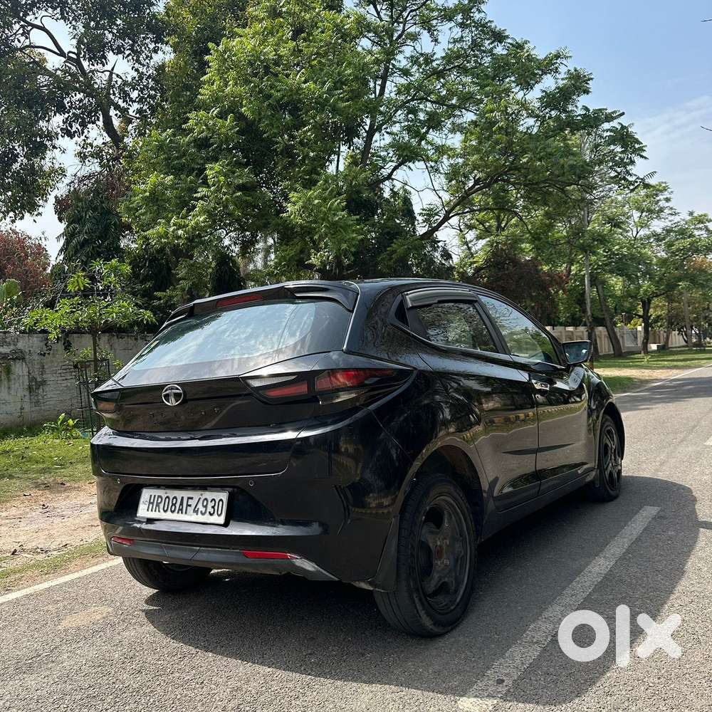 Tata Altroz 1.2 Xt I-turbo Dark Edition, 2023, Petrol