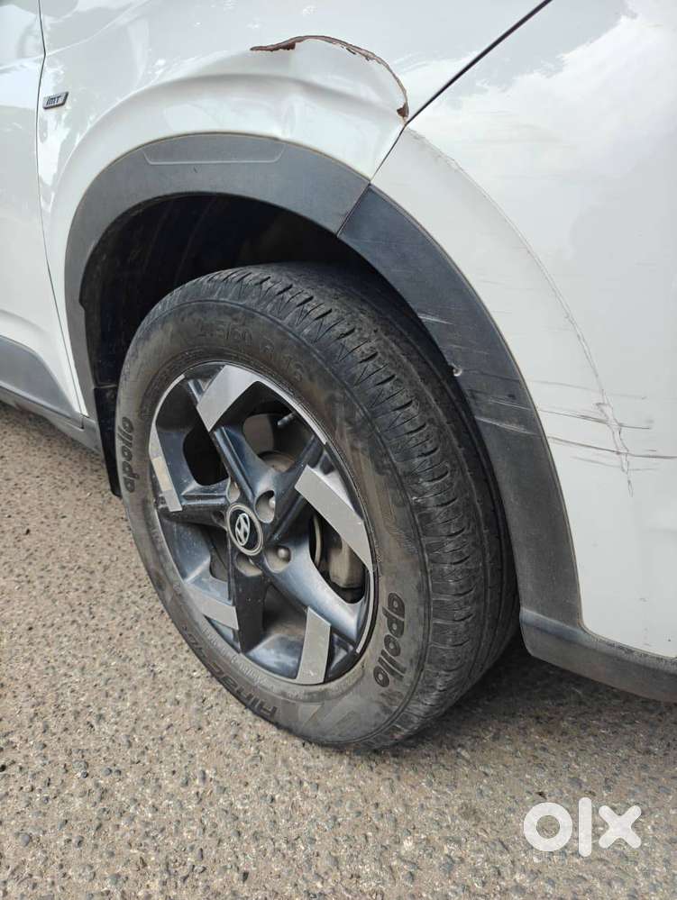 Hyundai Venue 2020 Petrol Well Maintained