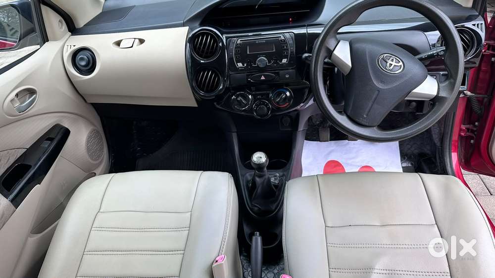 Toyota Etios Liva V Dual Tone, 2019, Petrol