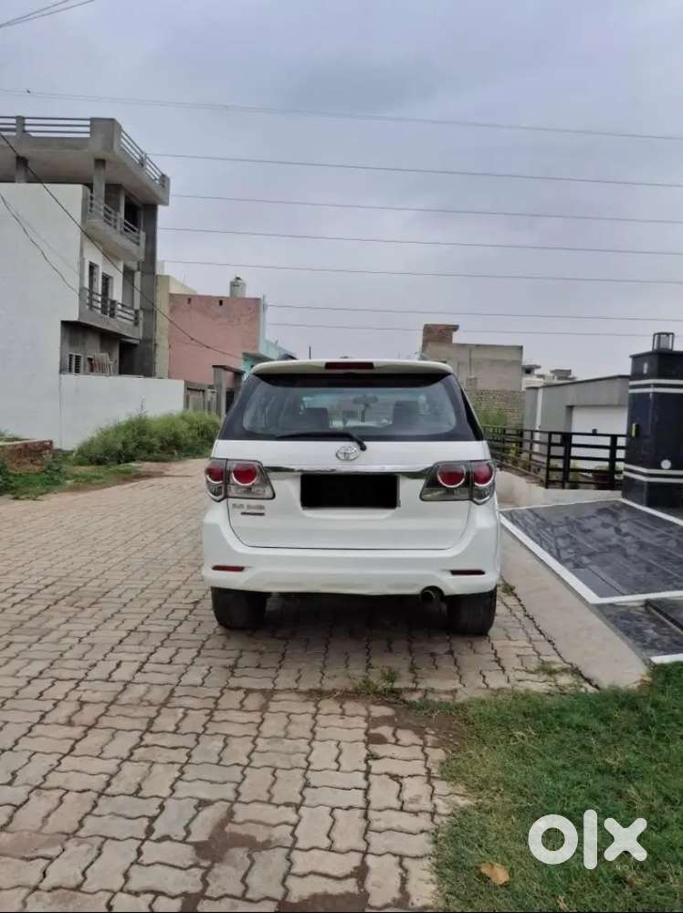 Toyota Fortuner 2015