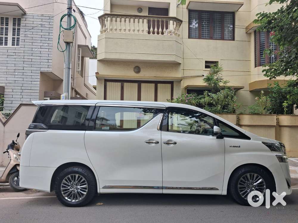 Toyota Vellfire 2.5 Hybrid, 2020, Petrol