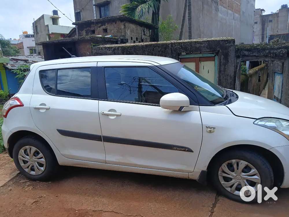 Maruti Suzuki Swift 2011 Lxi Petrol