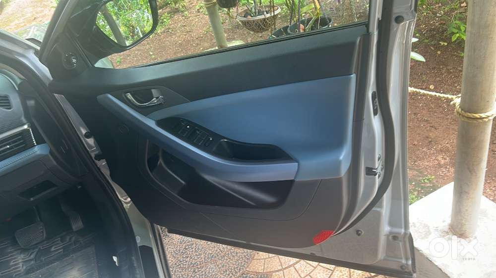 Tata Curvv 2025 Petrol Well Maintained
