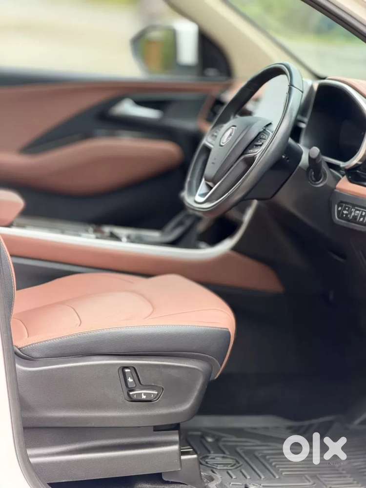 Mg Hector Plus Sharp Pro 1.5 Turbo Petrol Cvt 6 Str, 2023, Petrol