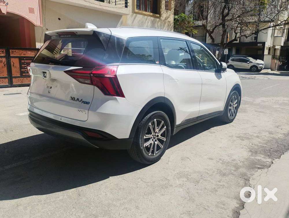 Mahindra Xuv700 2.0 Ax 7 Petrol Mt Str, 2023, Petrol