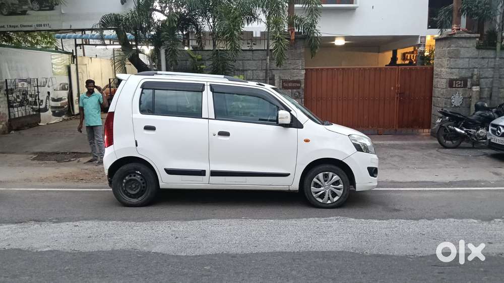 Maruti Suzuki Wagon R Vxi Amt1.2, 2016, Petrol
