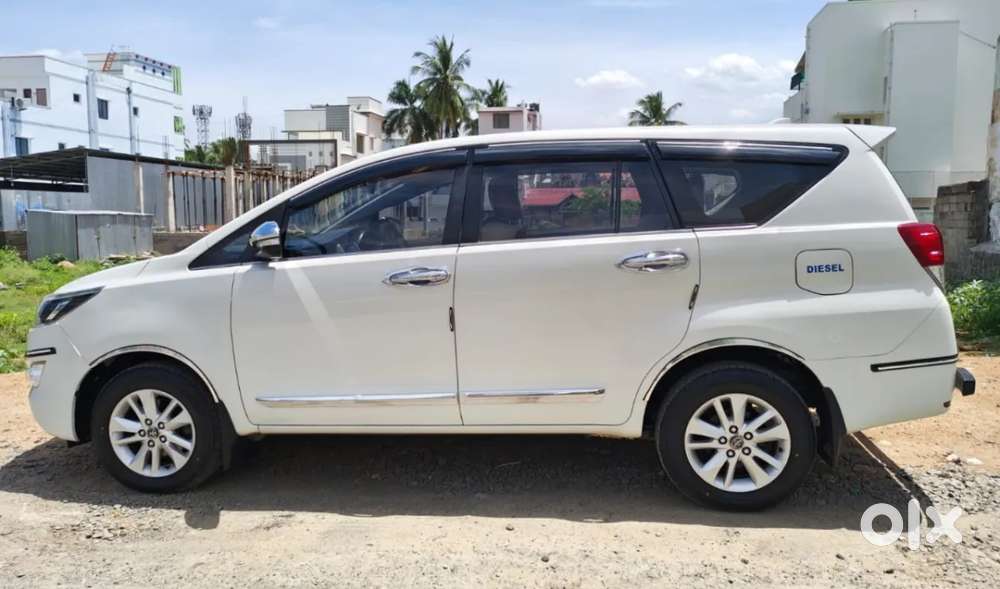 Toyota Innova Crysta 2.4 V 7 Str, 2016, Diesel