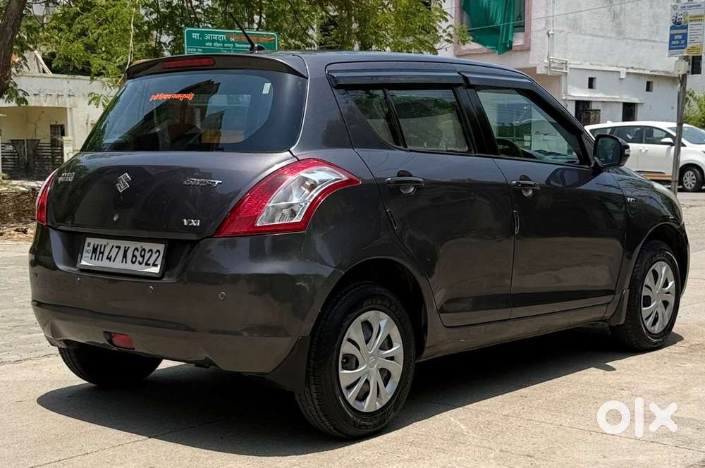 Maruti Suzuki Swift Vxi, 2016