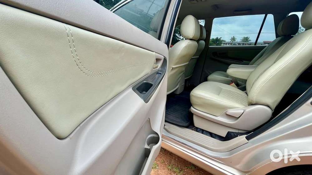 Toyota Innova 2013 Diesel 160000 Km Driven