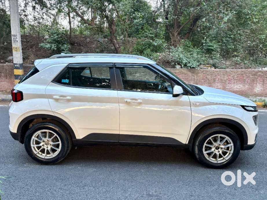 Hyundai Venue S 1.2 Petrol, 2022, Petrol