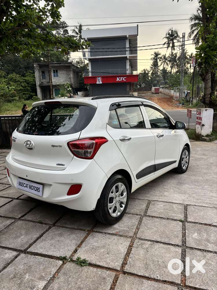 Hyundai Grand I10 Sportz (o) 1.2 At Vtvt, 2014, Petrol