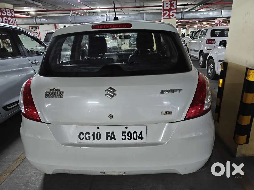 Maruti Suzuki Swift 2012 Diesel 117000 Km Driven
