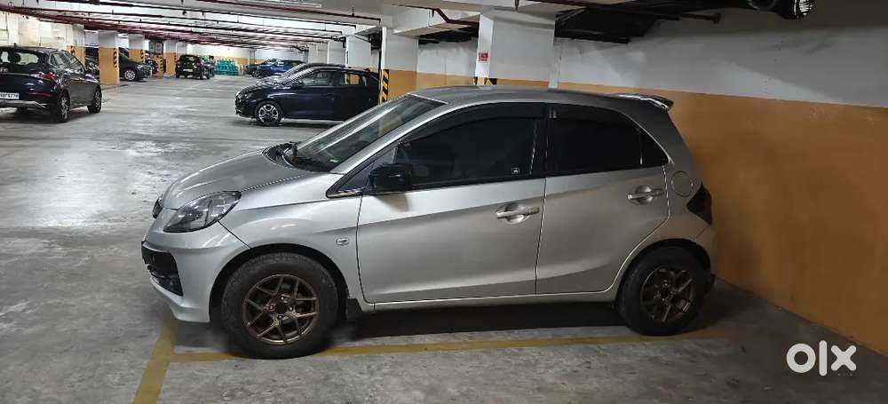 Not A Dealer - Honda Brio Vx Petrol 2012