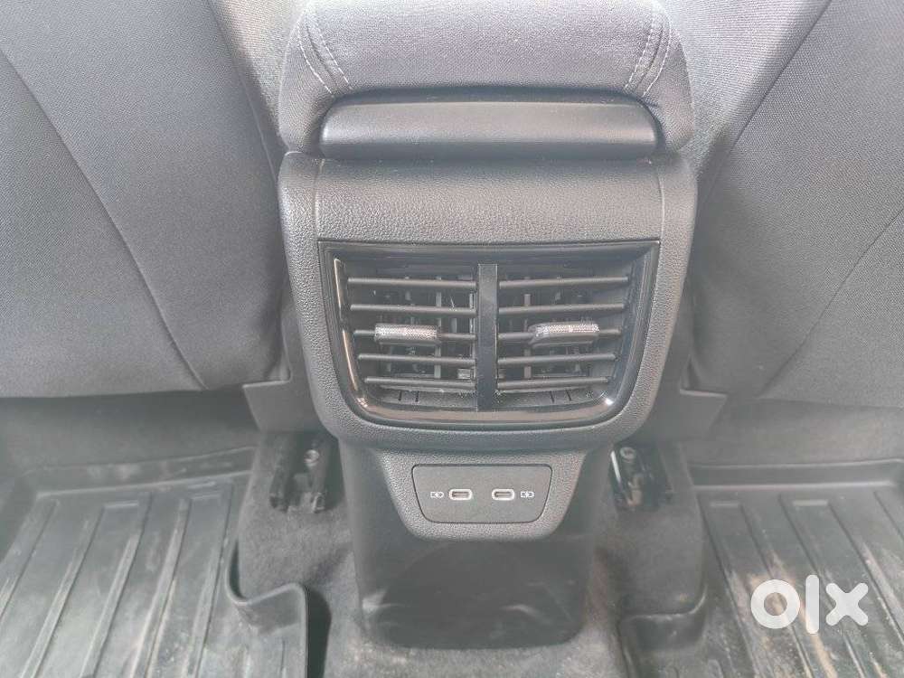 Skoda Kylaq Signature, 2026, Petrol