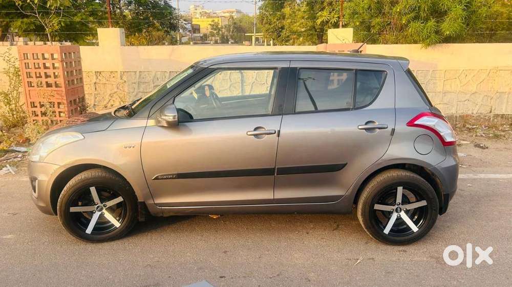 Maruti Suzuki Swift 2017 Petrol 37700 Km Driven
