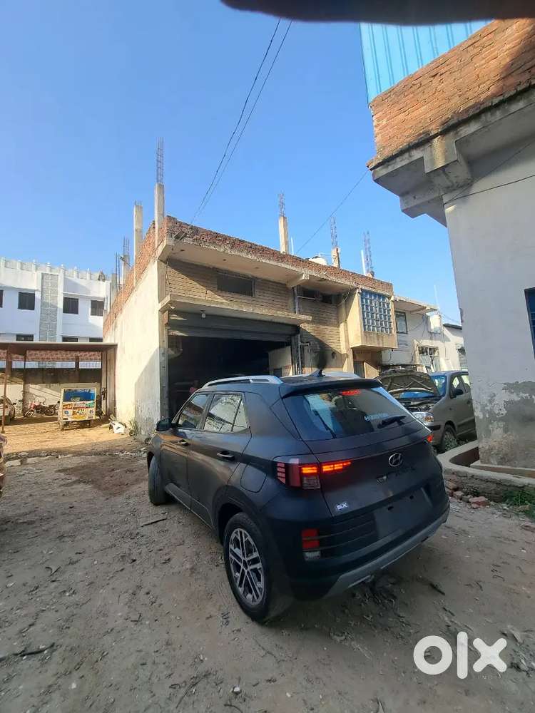 Hyundai New Venue 2022 Diesel 69998 Km Driven