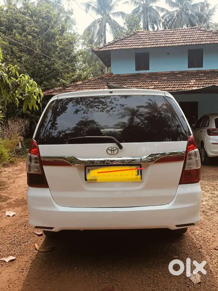 Toyota Innova 2011