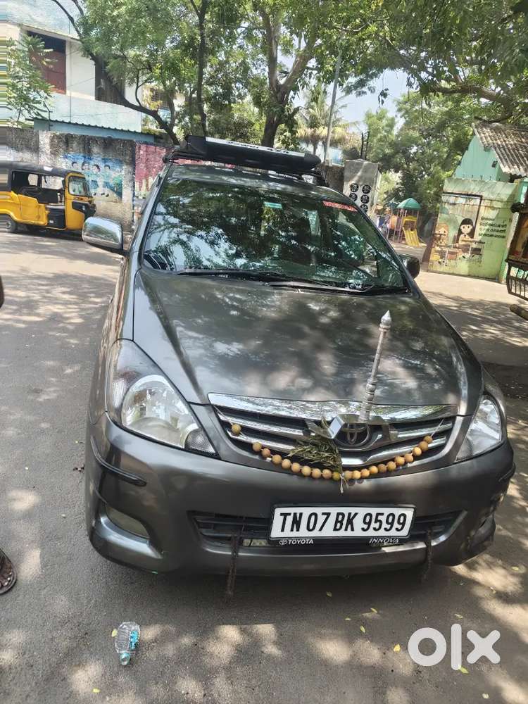 Toyota Innova 2011 Diesel Well Maintained