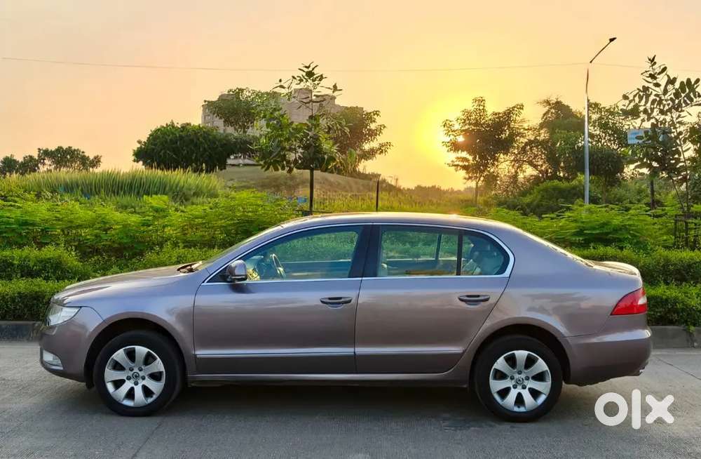 Skoda Superb 2013 Petrol 78000 Km Second Owner