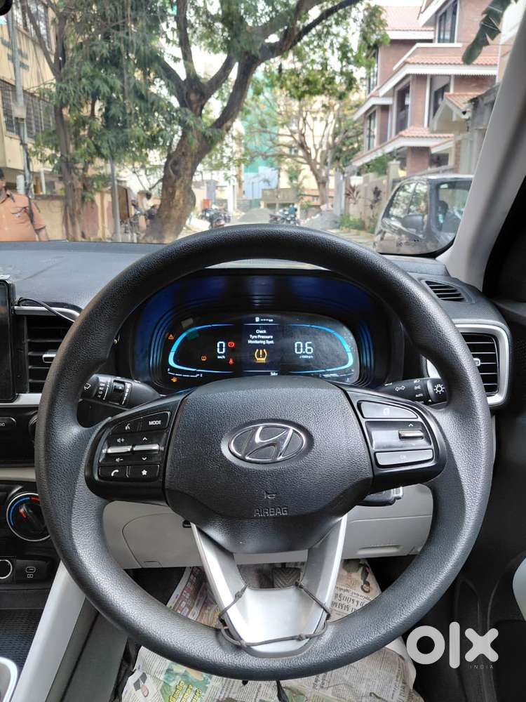 Hyundai Venue 1.2 S (o), 2022, Petrol