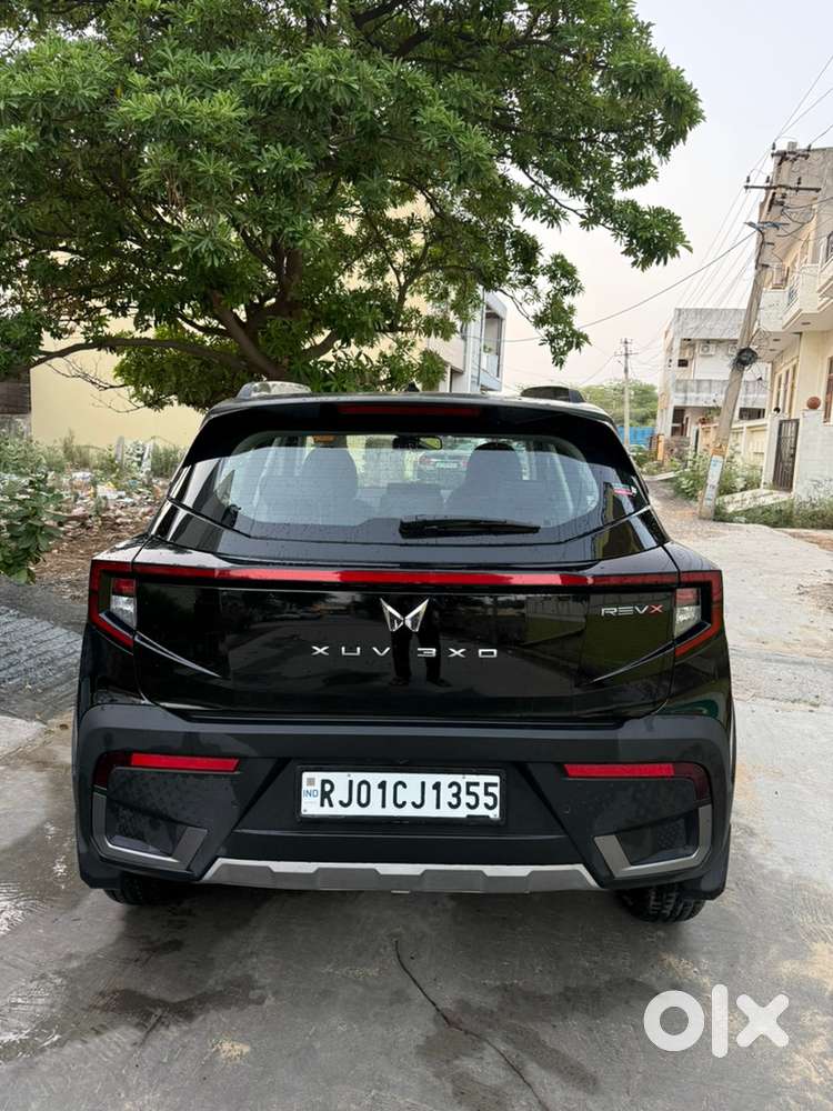 Mahindra Xuv 3xo Revx A (automatic) 2026