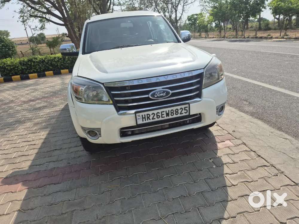 Ford Endeavour 2013 Diesel 105000 Km Driven At Good Condition New Tyre