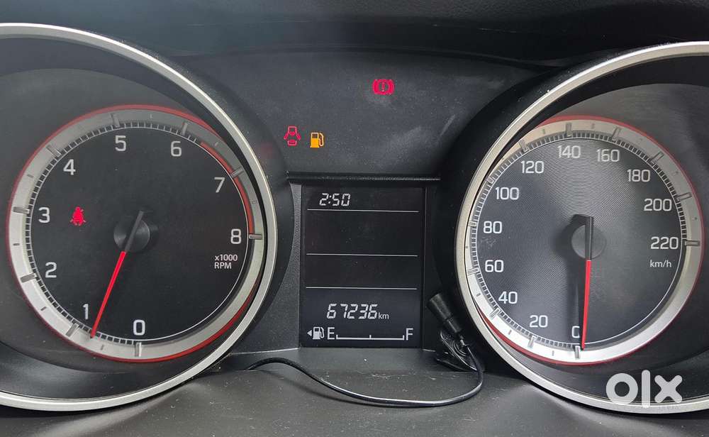 Maruti Suzuki Swift Vxi + Manual, 2023, Petrol